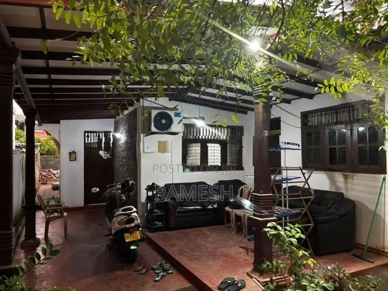 House for Sale in Uswetakeiyawa Wattala