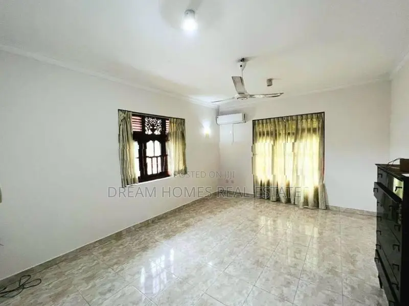 5-Bedroom Luxury House for Rent – Piliyandala