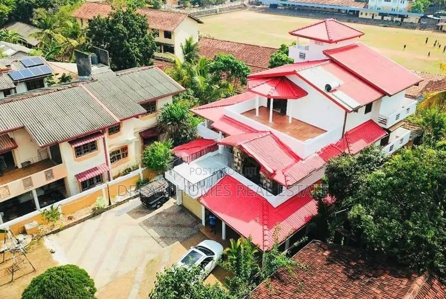 5-Bedroom Luxury House for Rent – Piliyandala