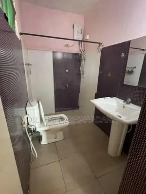 Upstairs House for Rent in Dehiwala – 2 Rooms, A/C, Hot Water Parking