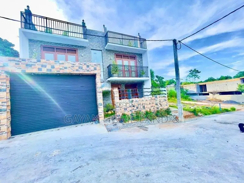 Brand New Valuable Two Storey House in Kahathuduwa 120 Route