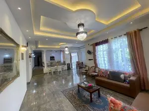 7 Bedroom Villa with 100perch Land in Habaraduwa for Sale
