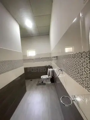 7 Bedroom Villa with 100perch Land in Habaraduwa for Sale