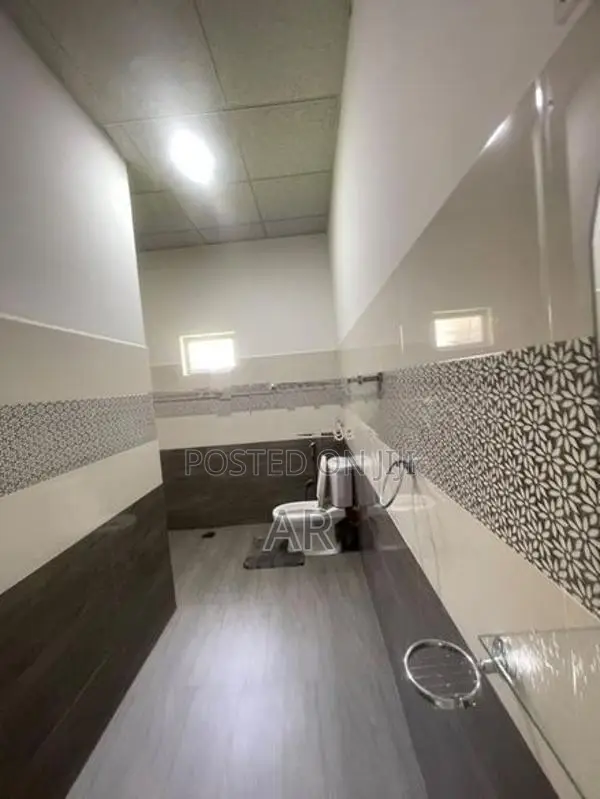 7 Bedroom Villa with 100perch Land in Habaraduwa for Sale