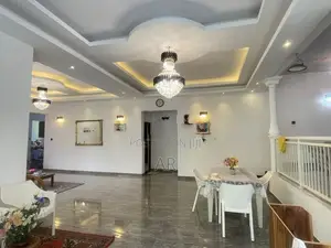 7 Bedroom Villa with 100perch Land in Habaraduwa for Sale