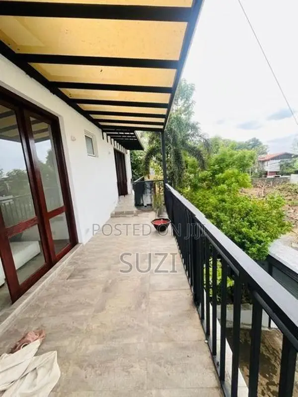 Luxury 2-Storey 5 Bedroom House for Sale–Battaramulla–Koswatta