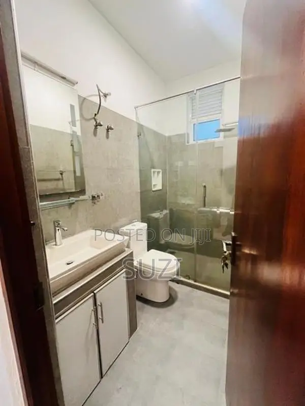 Luxury 2-Storey 5 Bedroom House for Sale–Battaramulla–Koswatta