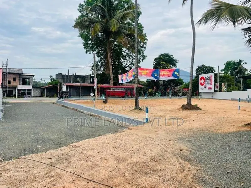 ඉබ්බාගමුව කුරුණෑගල ප්‍රධාන පාරෙන් ඉඩමක් විකිණීමට