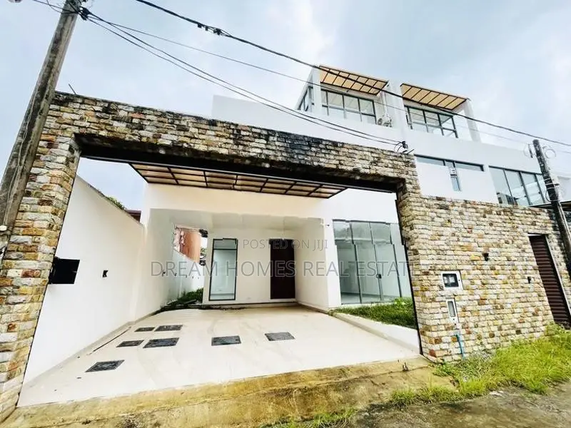 Spacious 5-Bedroom House for Rent – Pelawatta