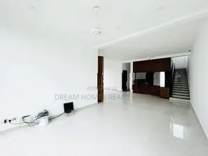 Spacious 5-Bedroom House for Rent – Pelawatta