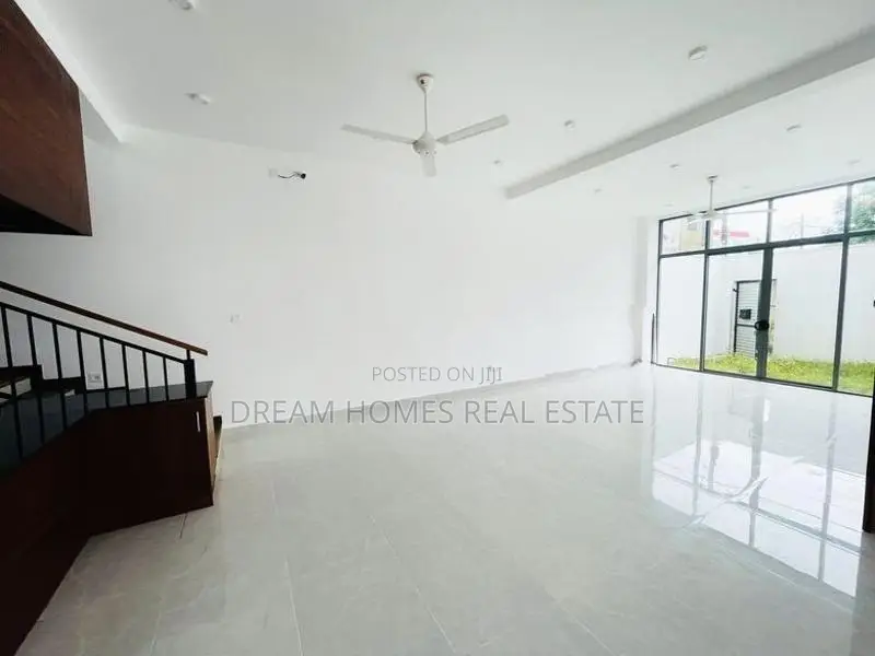 Spacious 5-Bedroom House for Rent – Pelawatta