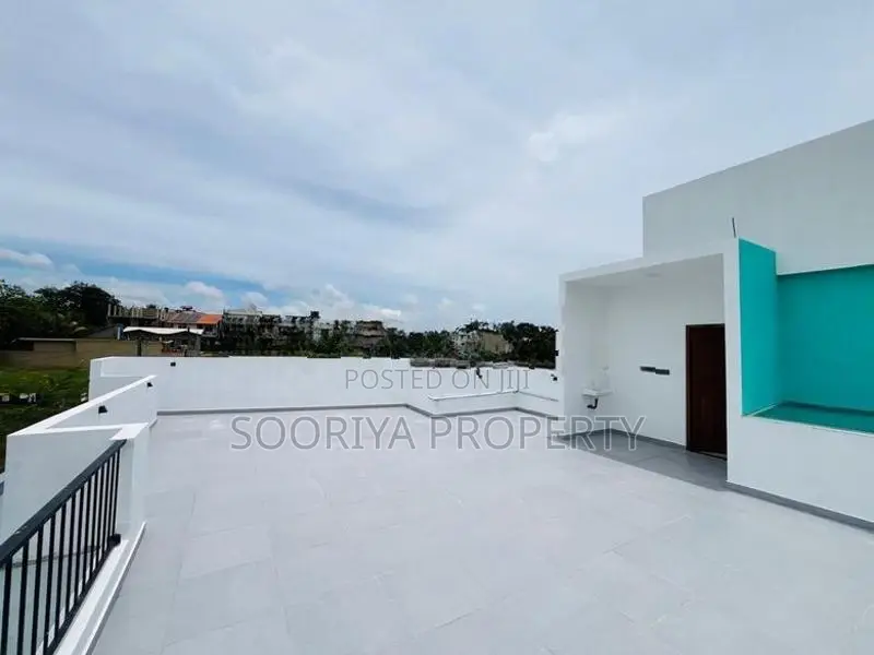 Modern Brand New Luxury House for Sale in Piliyandala