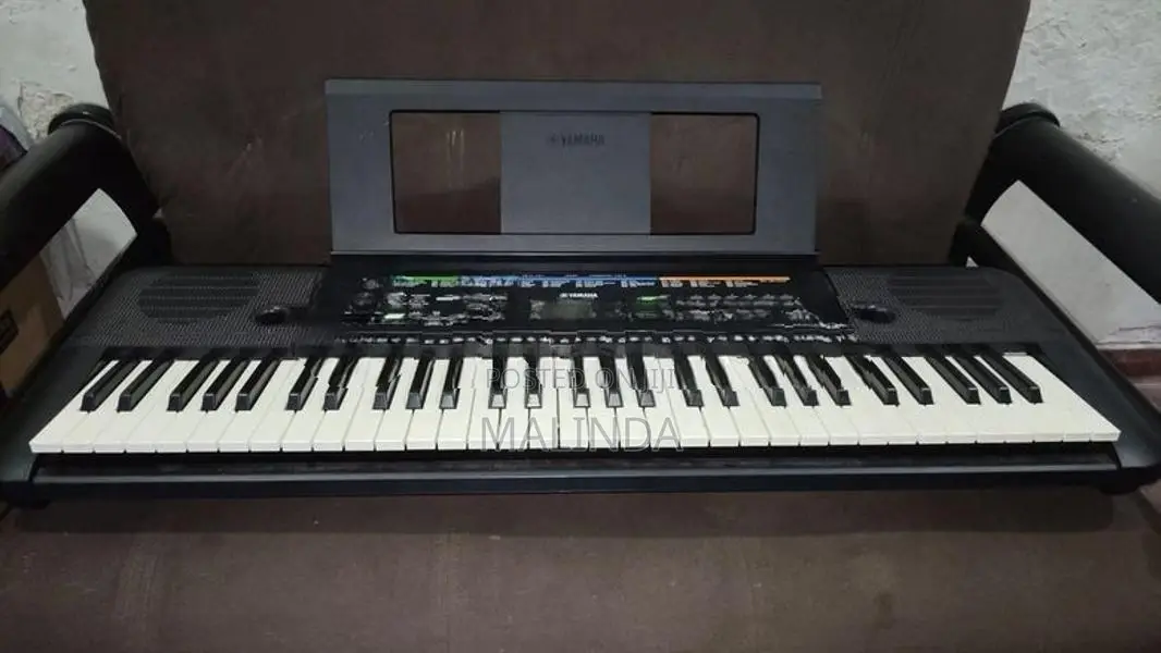 Yamaha PSR E253 KEYBOARD