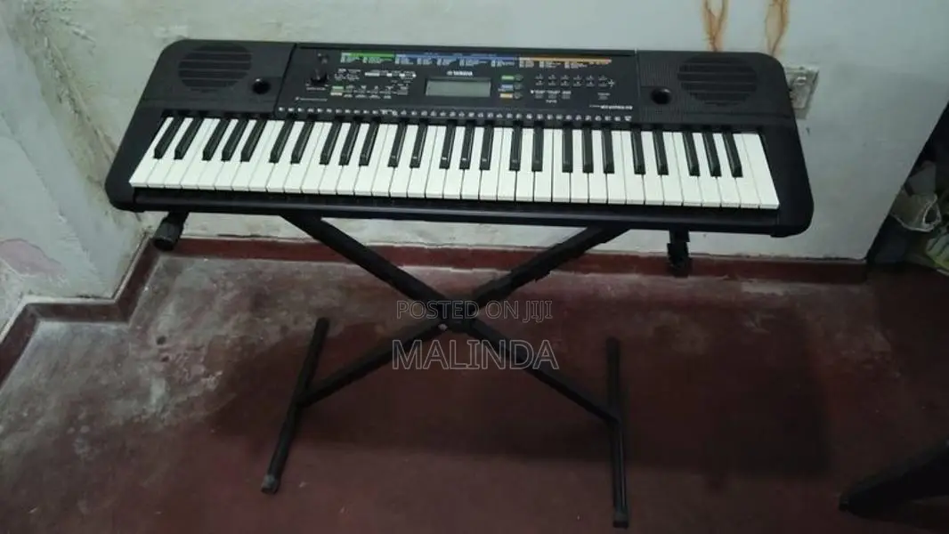Yamaha PSR E253 KEYBOARD