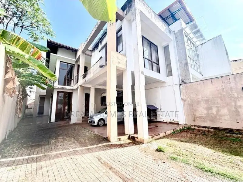 Old 4BR House for Sale in Nugegoda