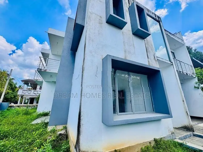5-Bedroom Luxury Home for Sale in Mirihana