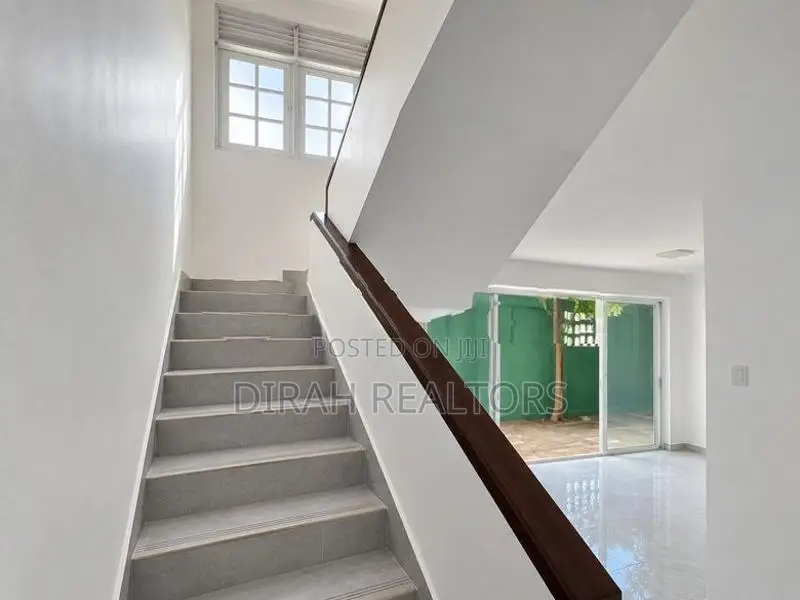 4BR House for Rent | Colombo 07 (ZR-0031)