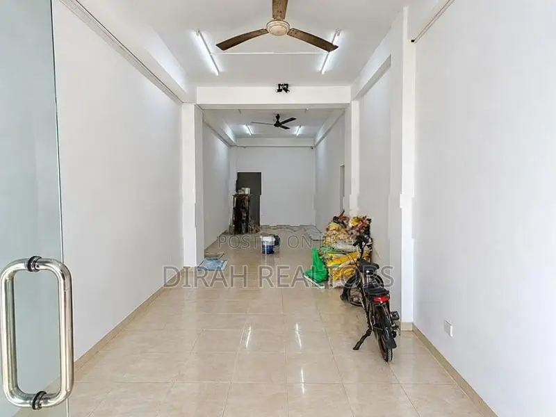 Main Road-Facing Shop for Rent | Colombo 10 (ZR-0032)