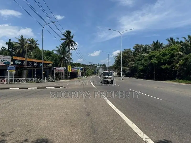 280 Perches Colombo Main Road Facing Land for Sale in Piliyandala