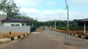 හන්වැල්ල අටිගලින් නිස්කලංක බිම්කොටස්