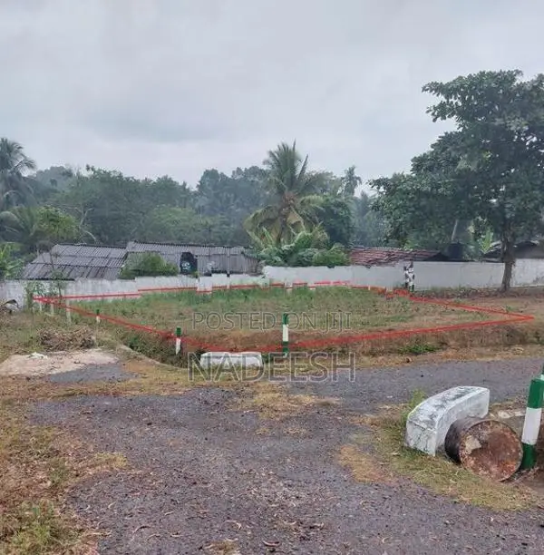 Land for Sale – Highway Exit (Gelanigama)