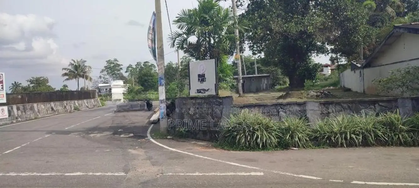 Kottawa 336 Bus Road Facing Commercial Land for Sale