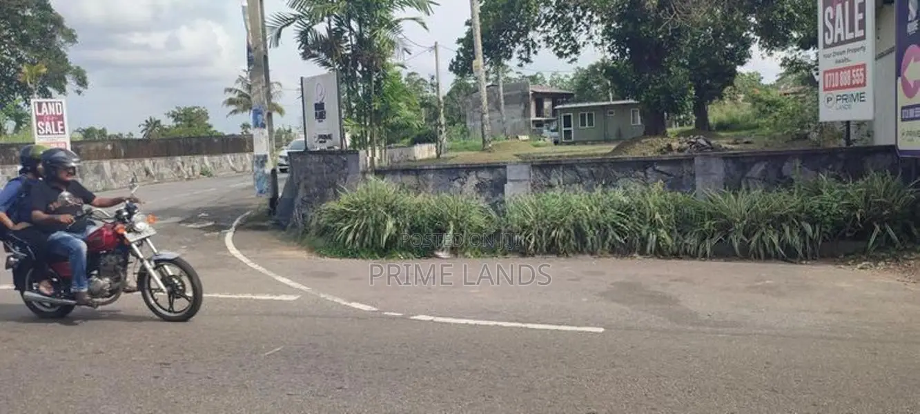 Kottawa 336 Bus Road Facing Commercial Land for Sale