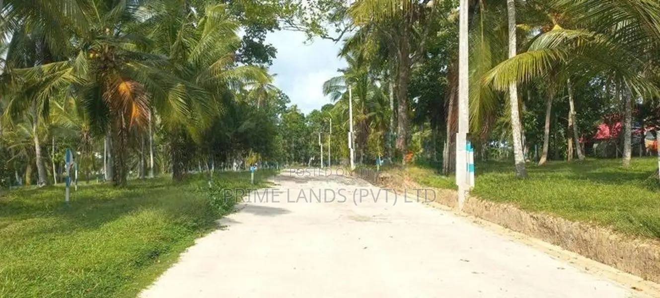 මිනුවන්ගොඩ දෙවොලපල බිම්කොටස් 2ක්