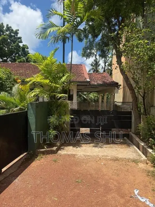 Spacious 5 Bedroom House for Sale Mirihana Nugegoda