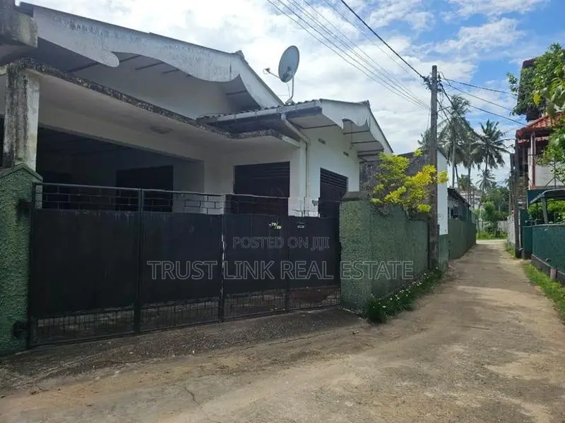 Single-Story House For Sale In Kandana