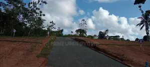 අලුත්වල හංදියෙන් බද්දේගම - අම්බලන්ගොඩ පාරට මුහුණලා අගනා බිම් කොටස්