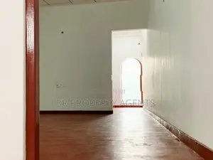 Three Storied Commercial Building For Sale In Colombo 05