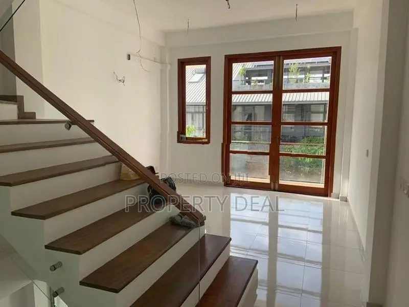 🏡 Spacious 4 Bedroom House for Rent Colombo 05 - PDH286