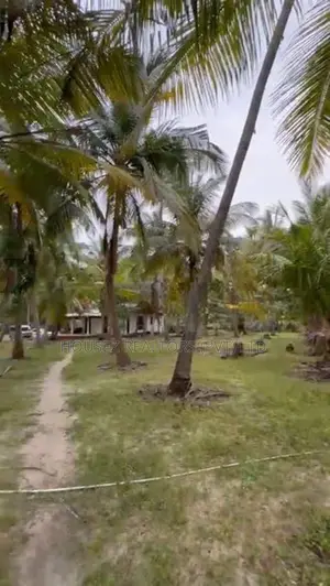 Lagoon-Front Commercial Land for Sale – Thalawila