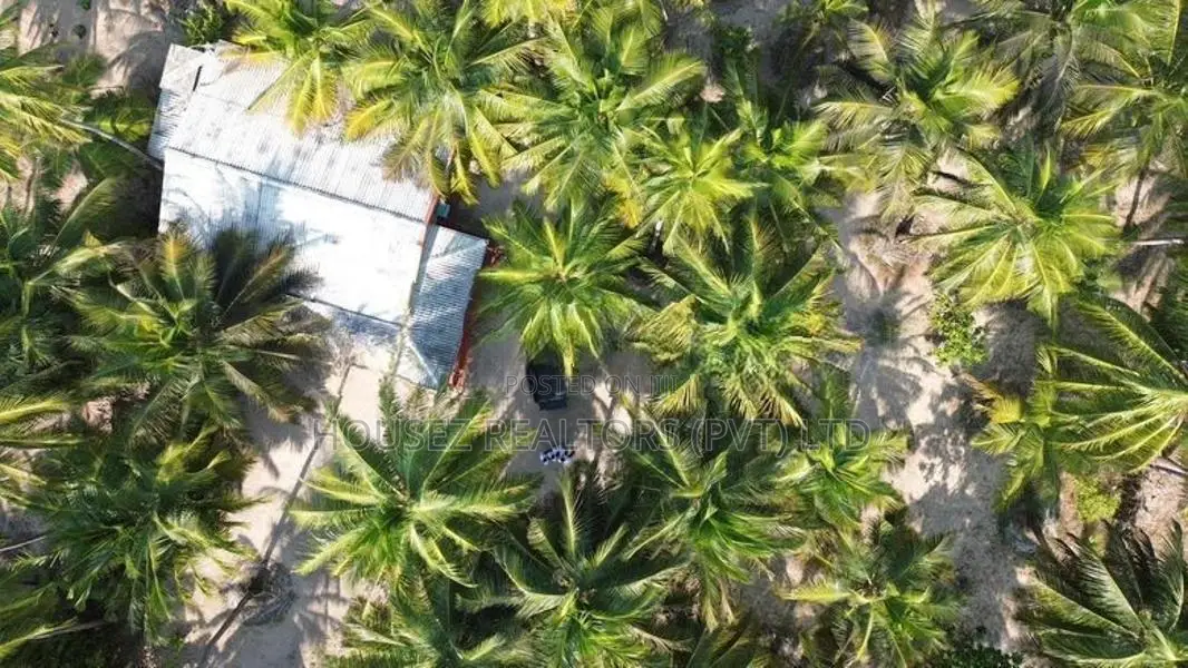 Lagoon-Front Commercial Land for Sale – Thalawila
