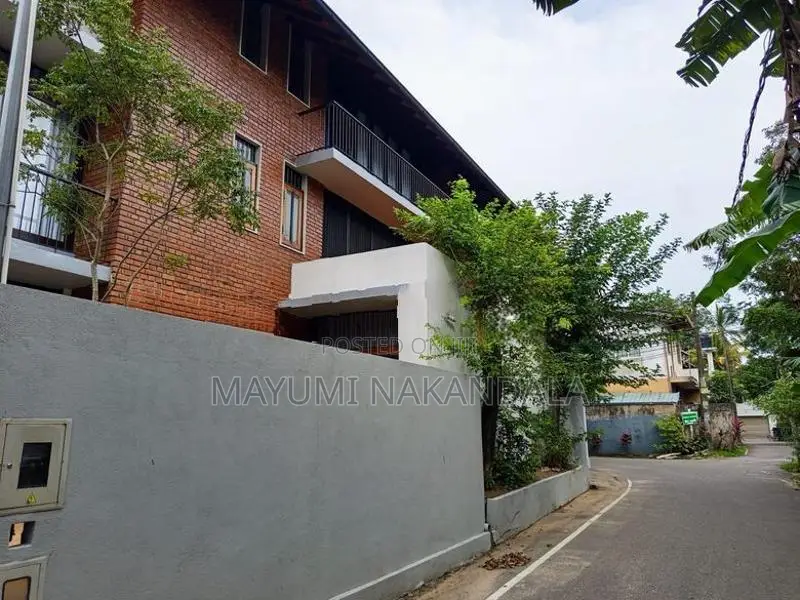 Holiday Bungalow Rooms for Short Term Rent in Thalawathugoda