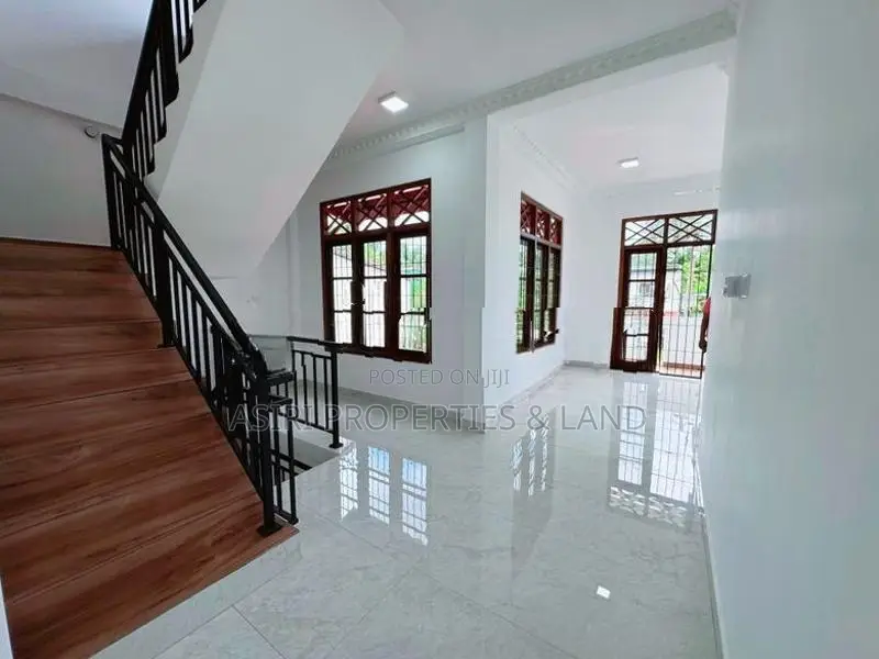 Two Story 4 Bedrooms House for Sale in Homagama Godagama