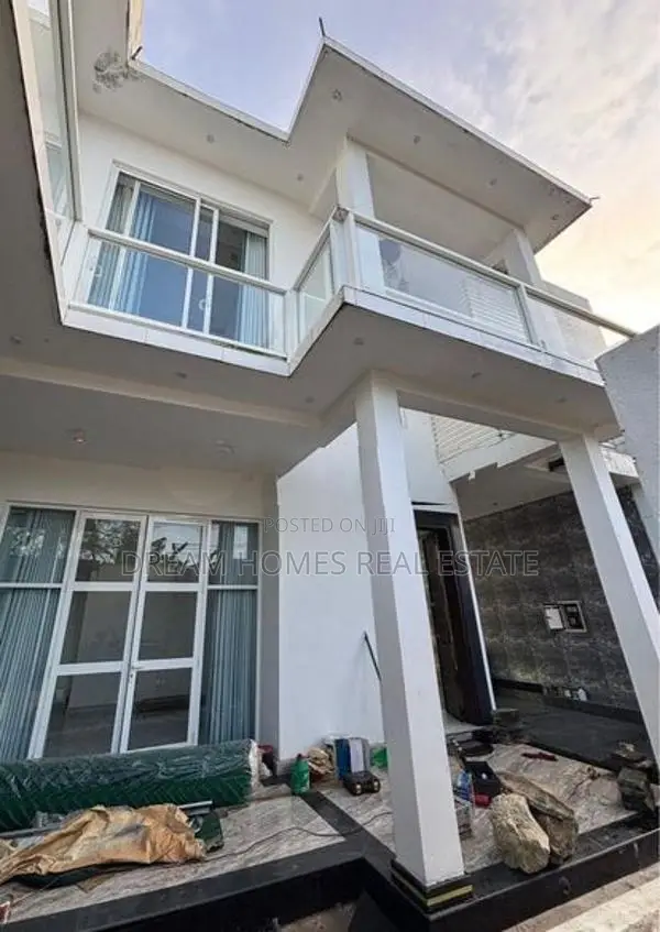 Luxury Fully Furnished 5-Bedroom House for Rent – Malabe