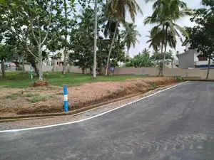 පොල්ගස්ඕවිට ජයලියගම පාරෙන් බිම් කොටස් විකිණීමට