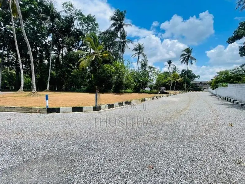 Land for Sale in Yakkala