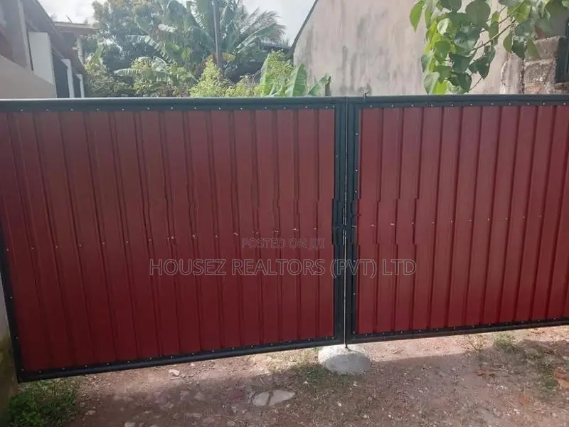 5-Bedroom House for Sale Piliyandala