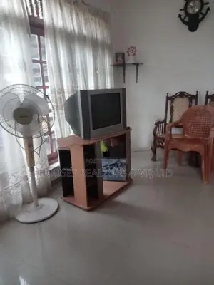 5-Bedroom House for Sale Piliyandala