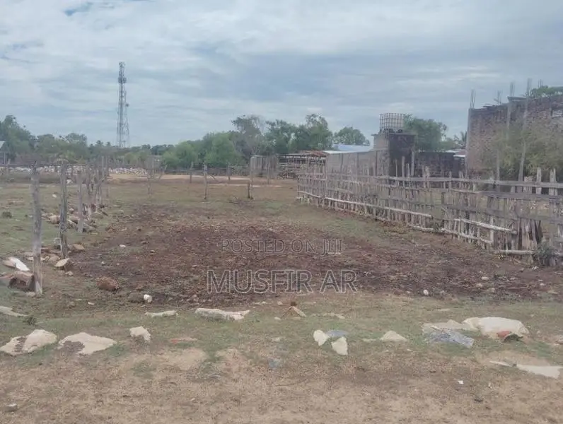 Land for Sale in Akkaraipattu