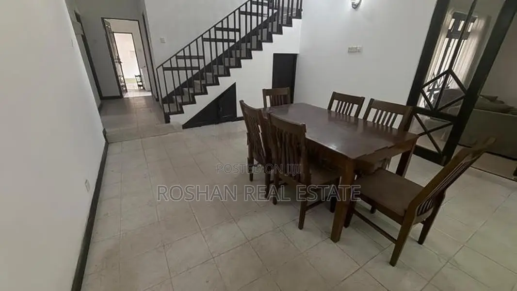 Two Stories House for Rent Rosemed Place Colombo 7 SR3051