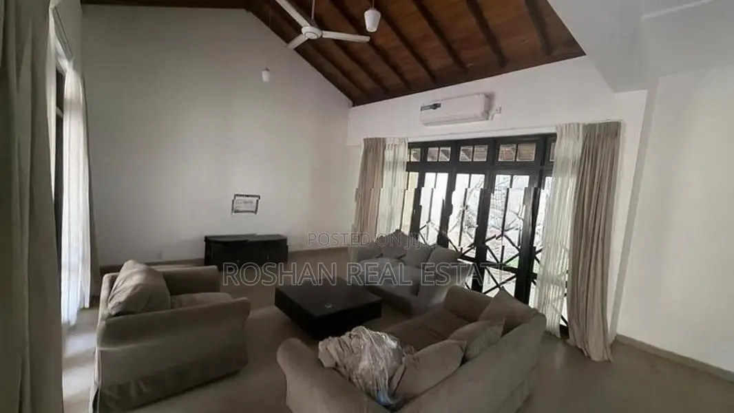 Two Stories House for Rent Rosemed Place Colombo 7 SR3051