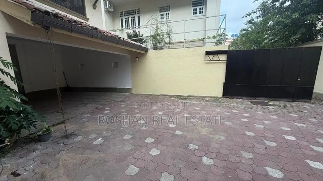 Two Stories House for Rent Rosemed Place Colombo 7 SR3051