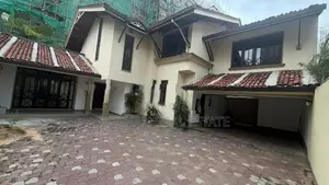 Two Stories House for Rent Rosemed Place Colombo 7 SR3051