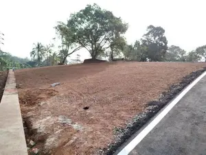 අඹතලේ හන්දියට ආසන්නව බිම් කොටස් විකිණීමට
