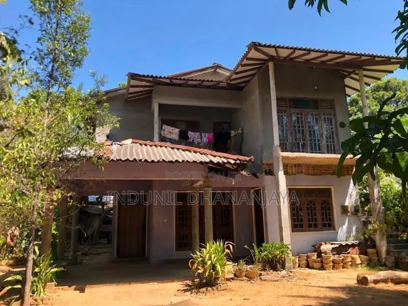 Land with House for Sale Higurakgoda