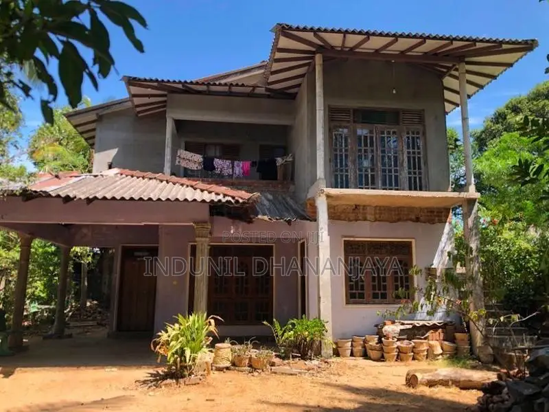 Land with House for Sale Higurakgoda